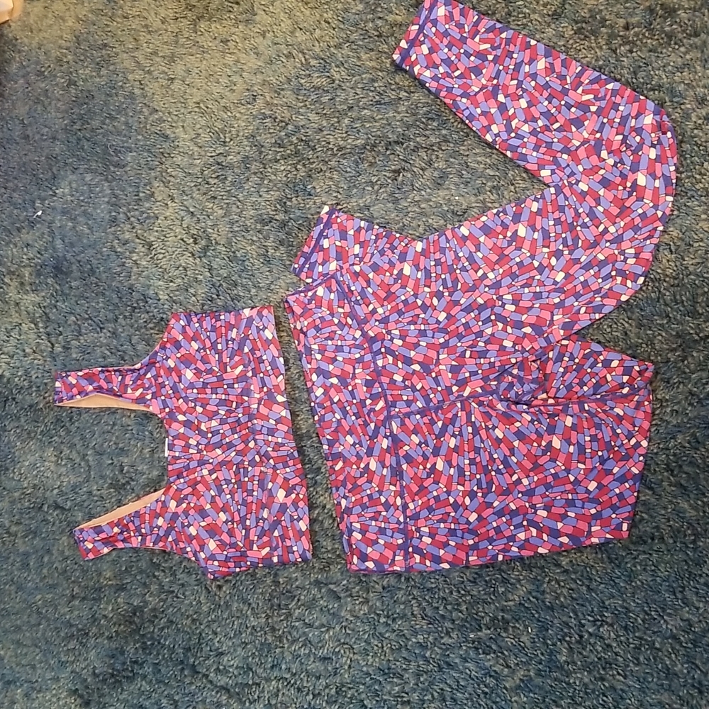 Fabletics size M sports bra and leggings set